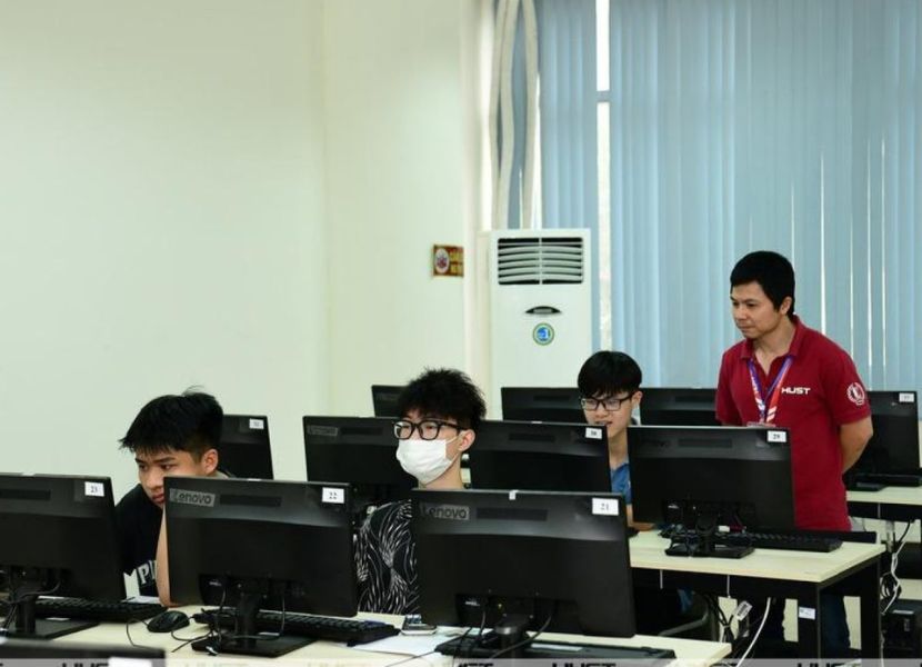 Thi đánh giá tư duy có hình thức thi trên máy tính