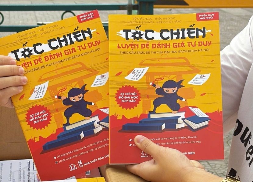 “Sách Tốc Chiến Đại Học Bách Khoa - Quyển sách cẩm nang ôn thi đánh giá tư duy toàn diện do HOCMAI phát hành